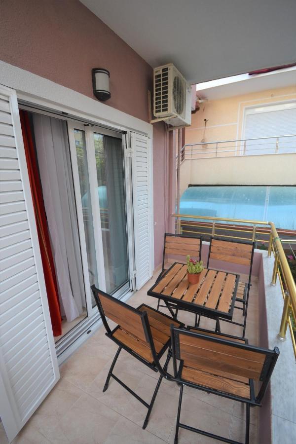Little Cozy Apartment 1 Sarande Bagian luar foto